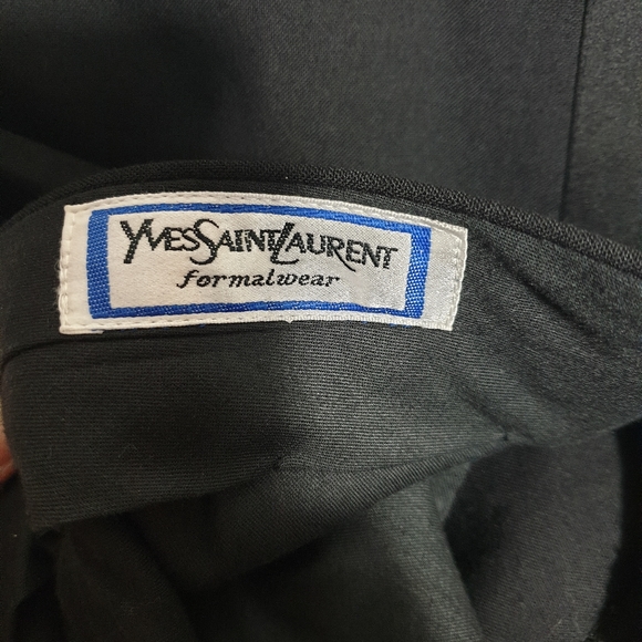 Yves Saint Laurent Classy 930 Tuxedo - Picture 6 of 8